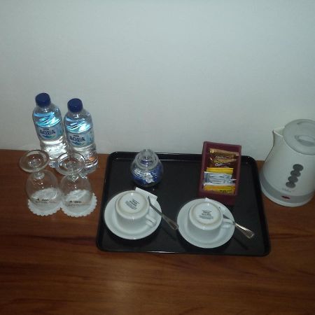 Alloro Guesthouse Pacitan Eksteriør billede