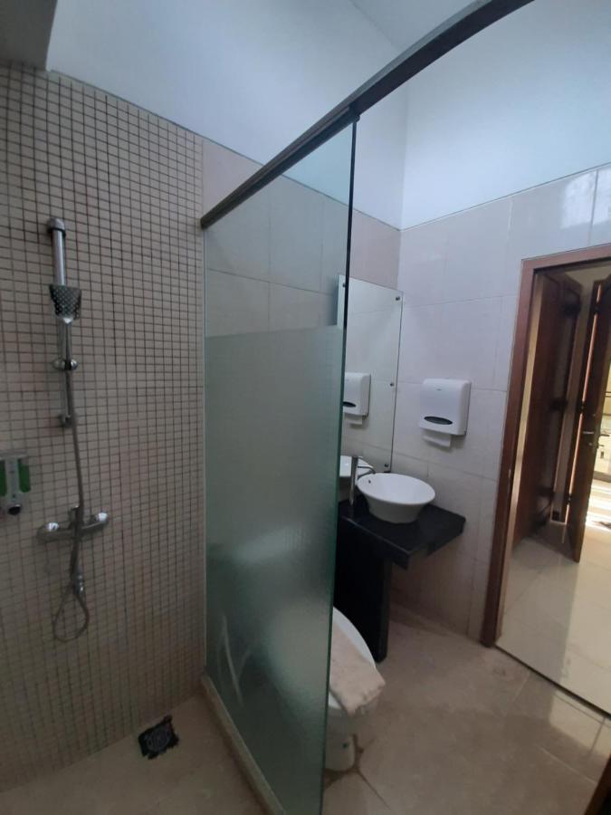 Alloro Guesthouse Pacitan Eksteriør billede