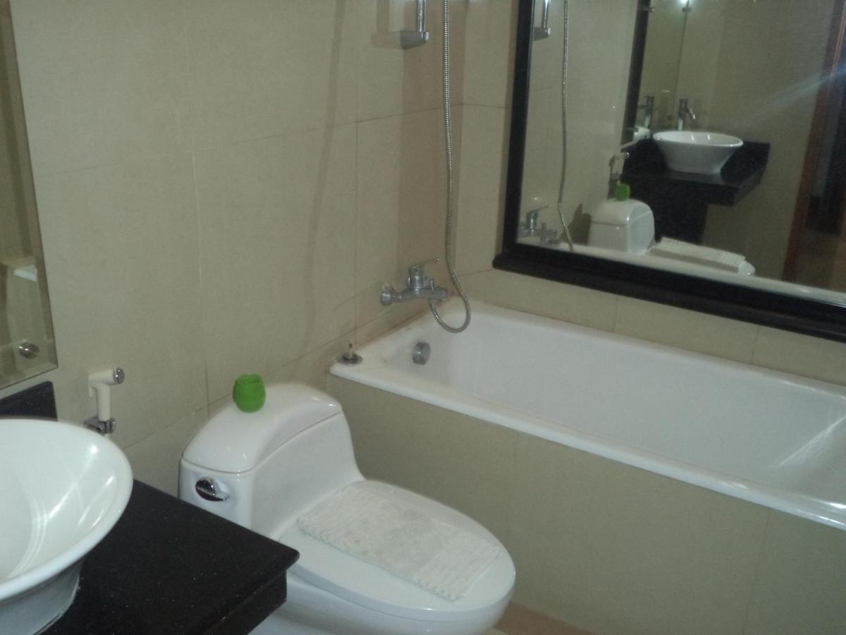 Alloro Guesthouse Pacitan Eksteriør billede